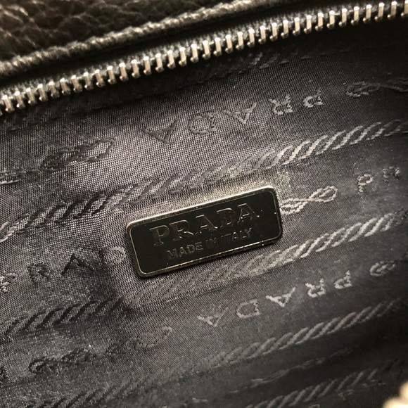 Prada black leather wallet authentic - Picture 6 of 9